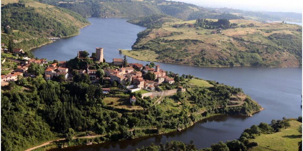 Hebergement A La Campagne - Village En Bord De Lac Saint-Jean-Saint-Maurice-sur-Loire Exteriör bild